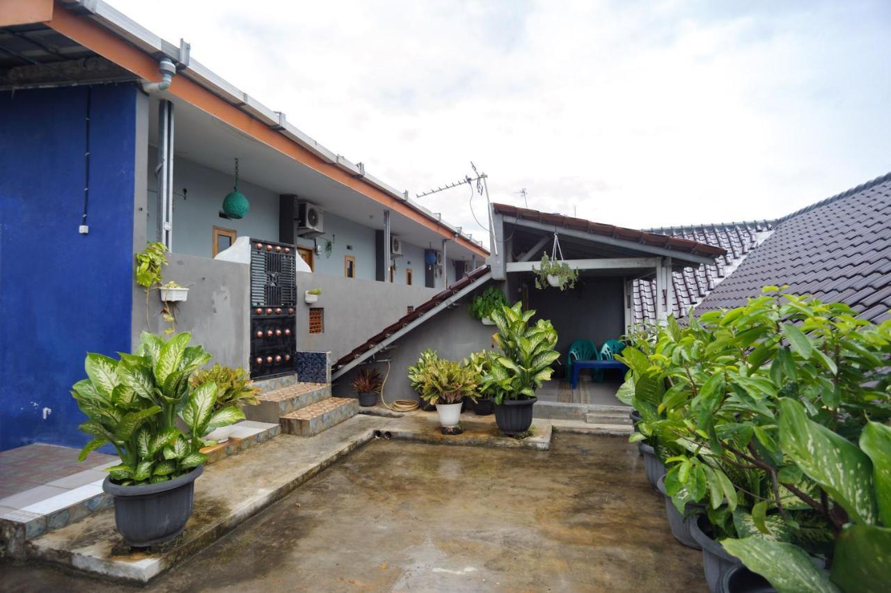 Reddoorz Syariah Near Rs Advent Bandar Lampung Hotell Exteriör bild