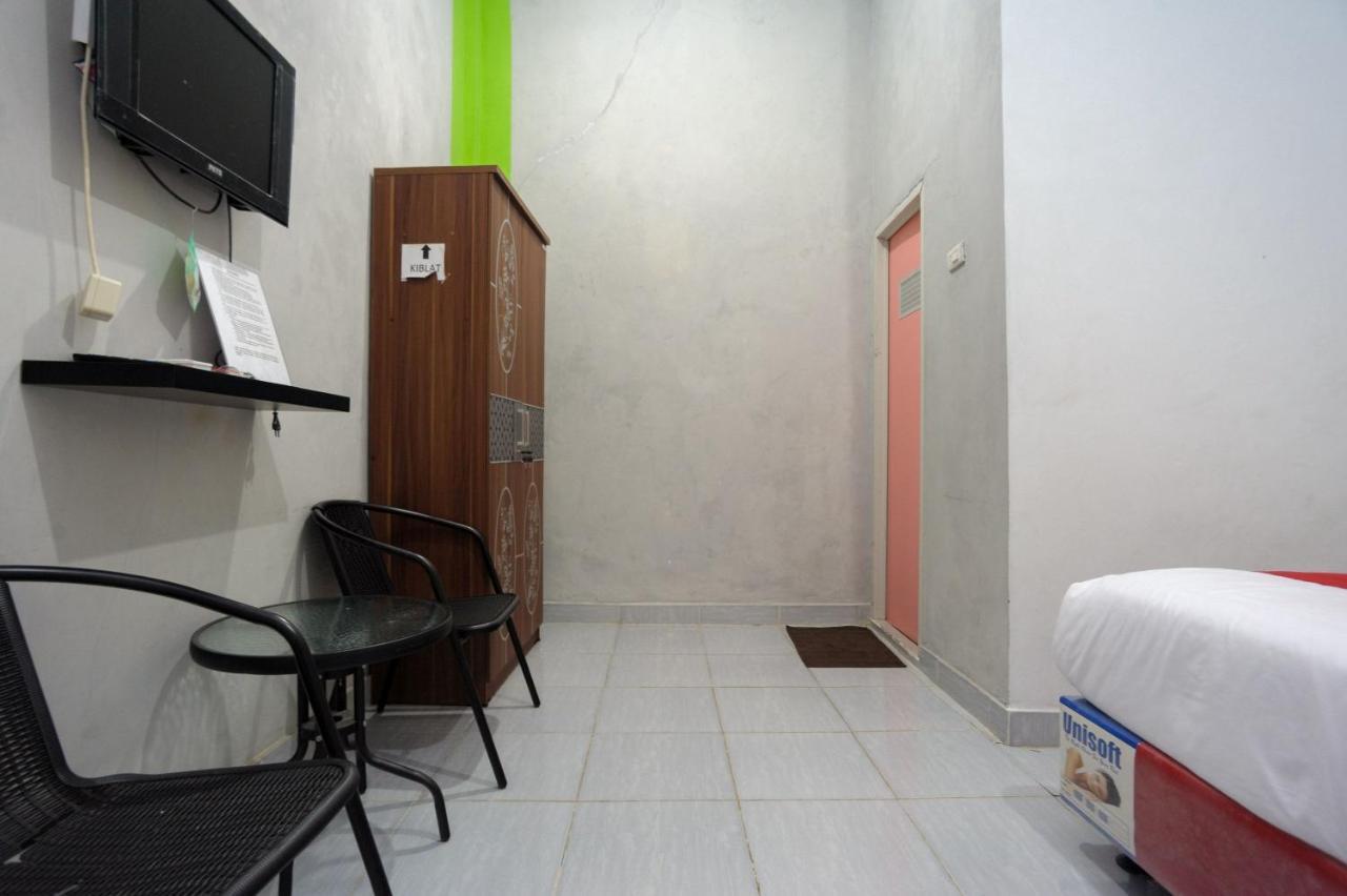 Reddoorz Syariah Near Rs Advent Bandar Lampung Hotell Exteriör bild