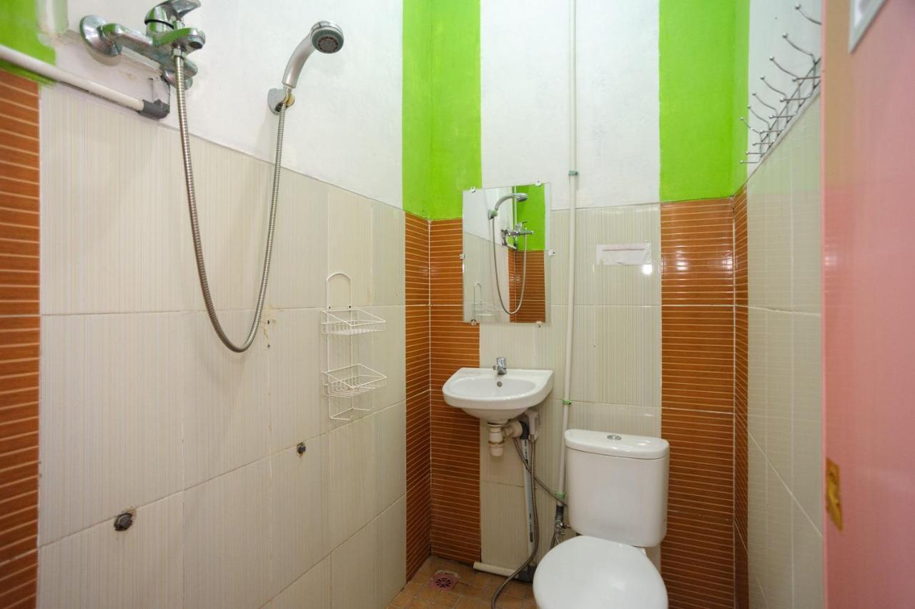 Reddoorz Syariah Near Rs Advent Bandar Lampung Hotell Exteriör bild